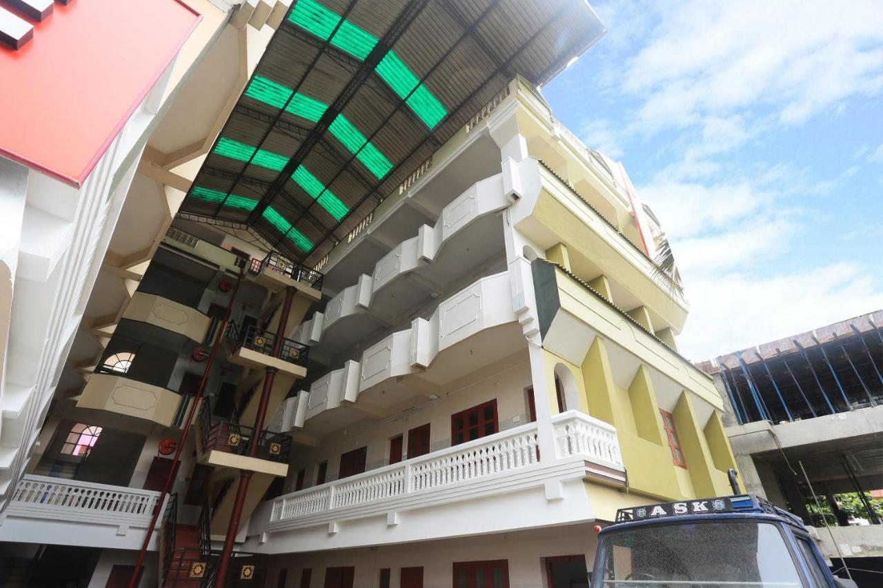 Oyo Flagship Kaveri Tourist Home Guruvāyūr Kültér fotó