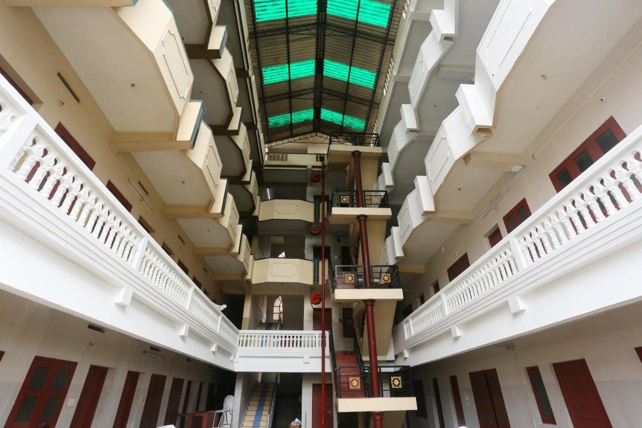 Oyo Flagship Kaveri Tourist Home Guruvāyūr Kültér fotó