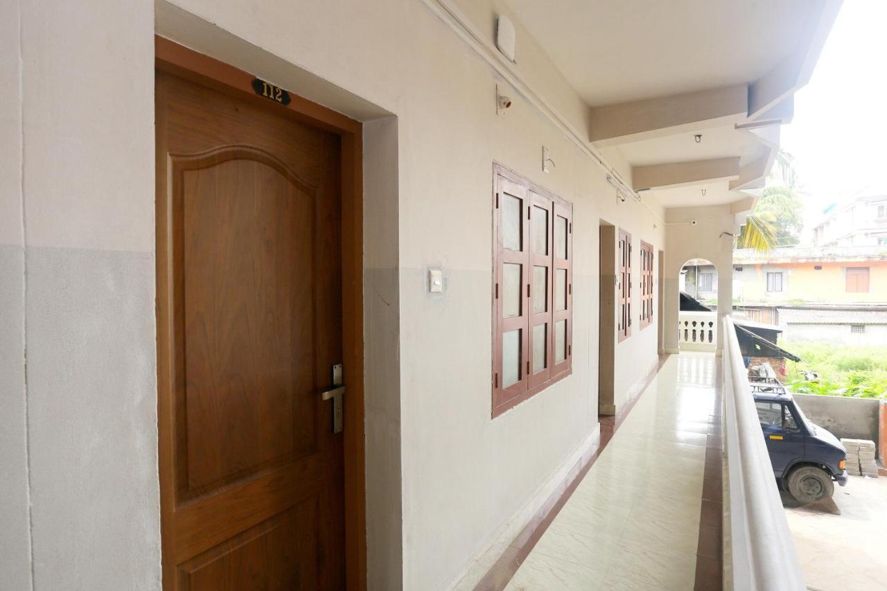 Oyo Flagship Kaveri Tourist Home Guruvāyūr Kültér fotó