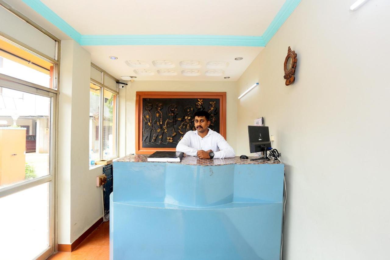 Oyo Flagship Kaveri Tourist Home Guruvāyūr Kültér fotó